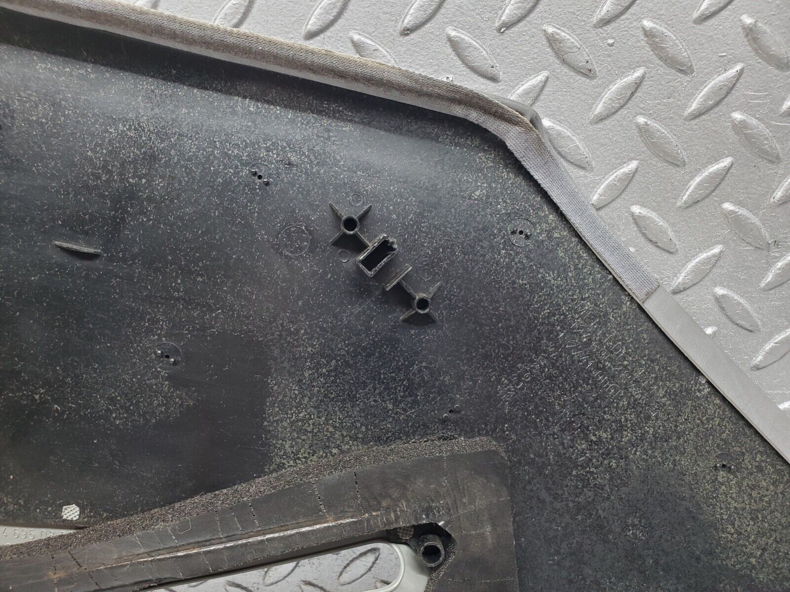 44637 Mercedes-Benz W124 220E C Pillar Cover Panel Right Side Grey 1246950830