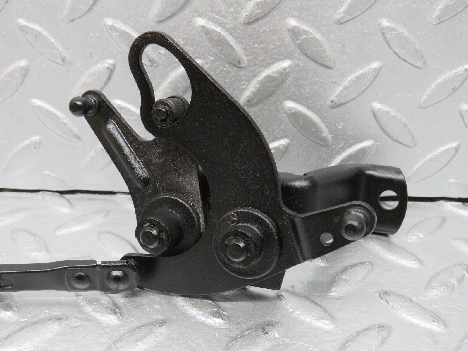 39294 Mercedes-Benz R107 500SL Throttle Linkage