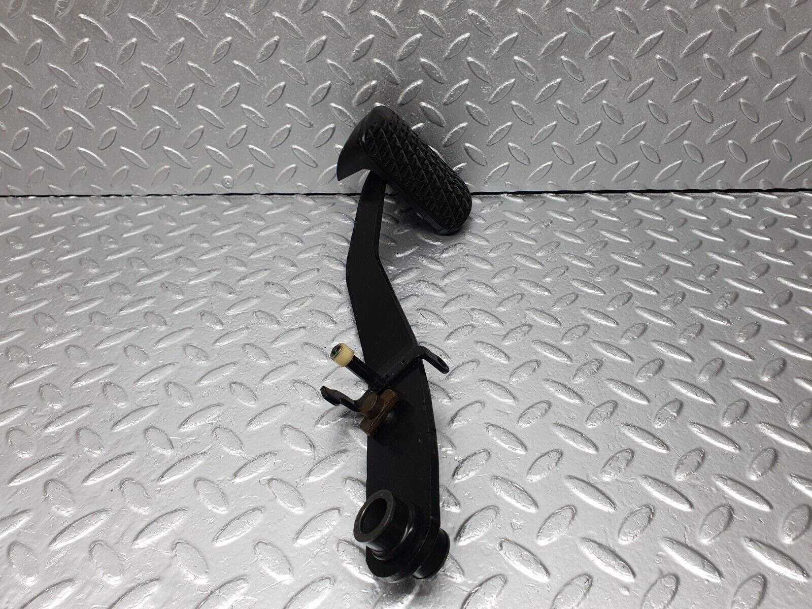 41967 Mercedes-Benz W202 C200 Brake Pedal With Rubber 1232910082