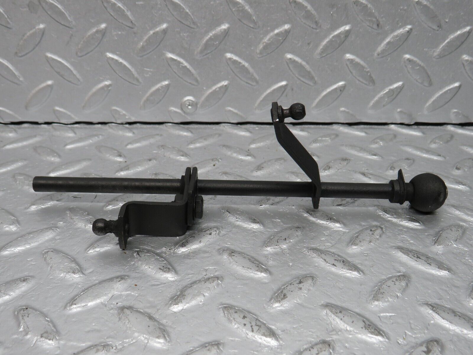 39262 Mercedes-Benz R107 500SL Accelerator Pedal Linkage