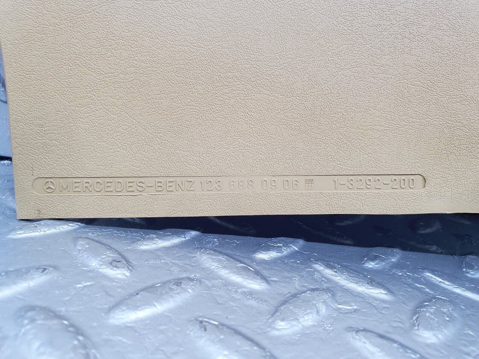 43880 Mercedes-Benz C123 230CE Coupe Front Left Kick Panel Beige 1236880906