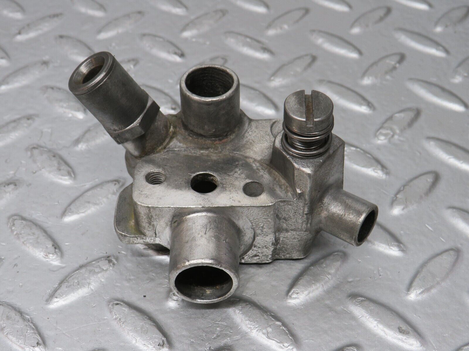 32860 Mercedes-Benz C107 R107 350 V8 Auxiliary Air Valve 1160940012