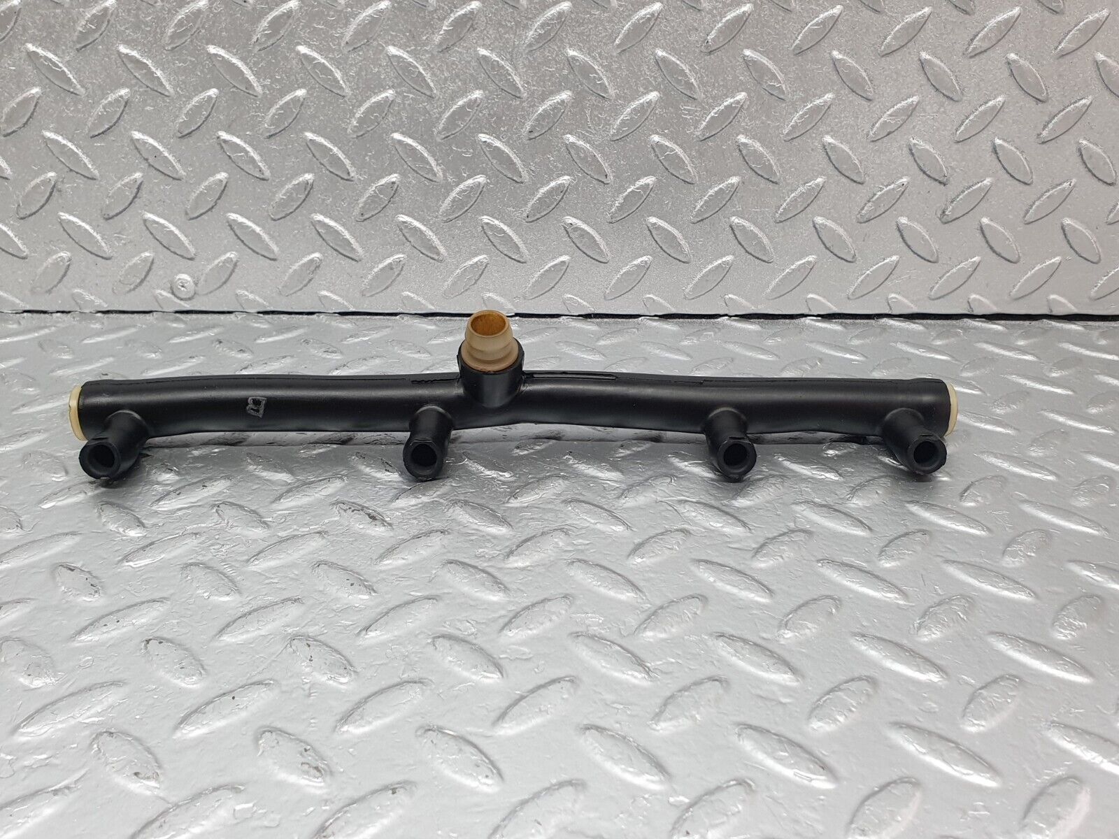 43663 Mercedes-Benz C126 380SEC Coupe Air Intake Breather Hose Pipe 1160940982