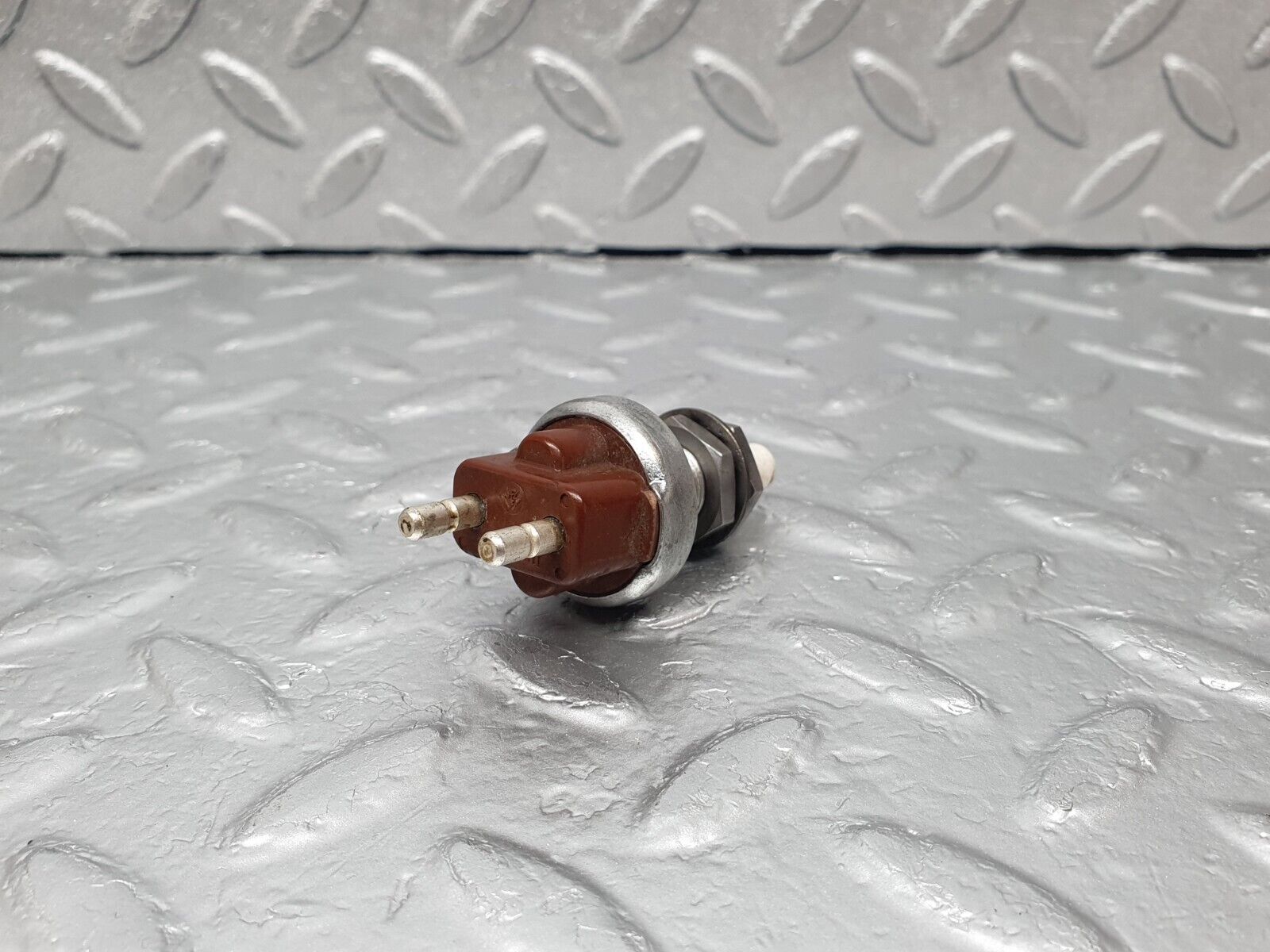 43544 Mercedes-Benz C126 380SEC Coupe Brake Light Switch 190130