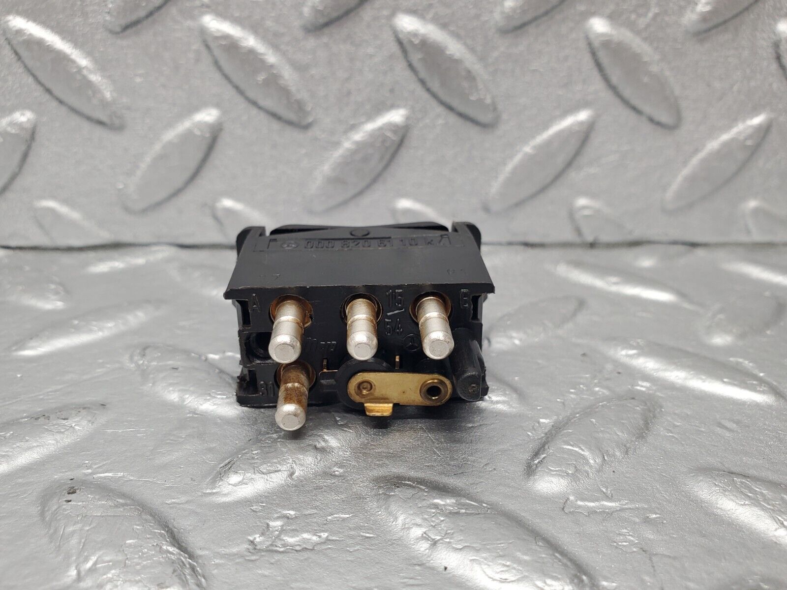 46544 Mercedes-Benz C123 280CE Coupe Rear Windscreen Defroster Switch 0008206110