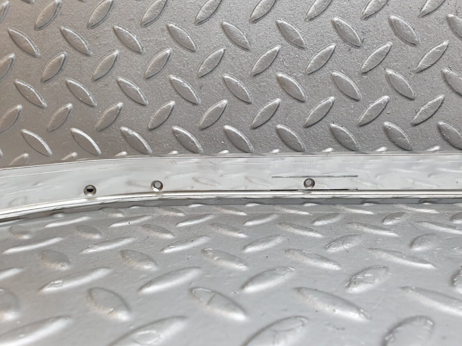 44200 Mercedes-Benz C123 230CE Coupe Chrome Roof Trim Cladding Right Side