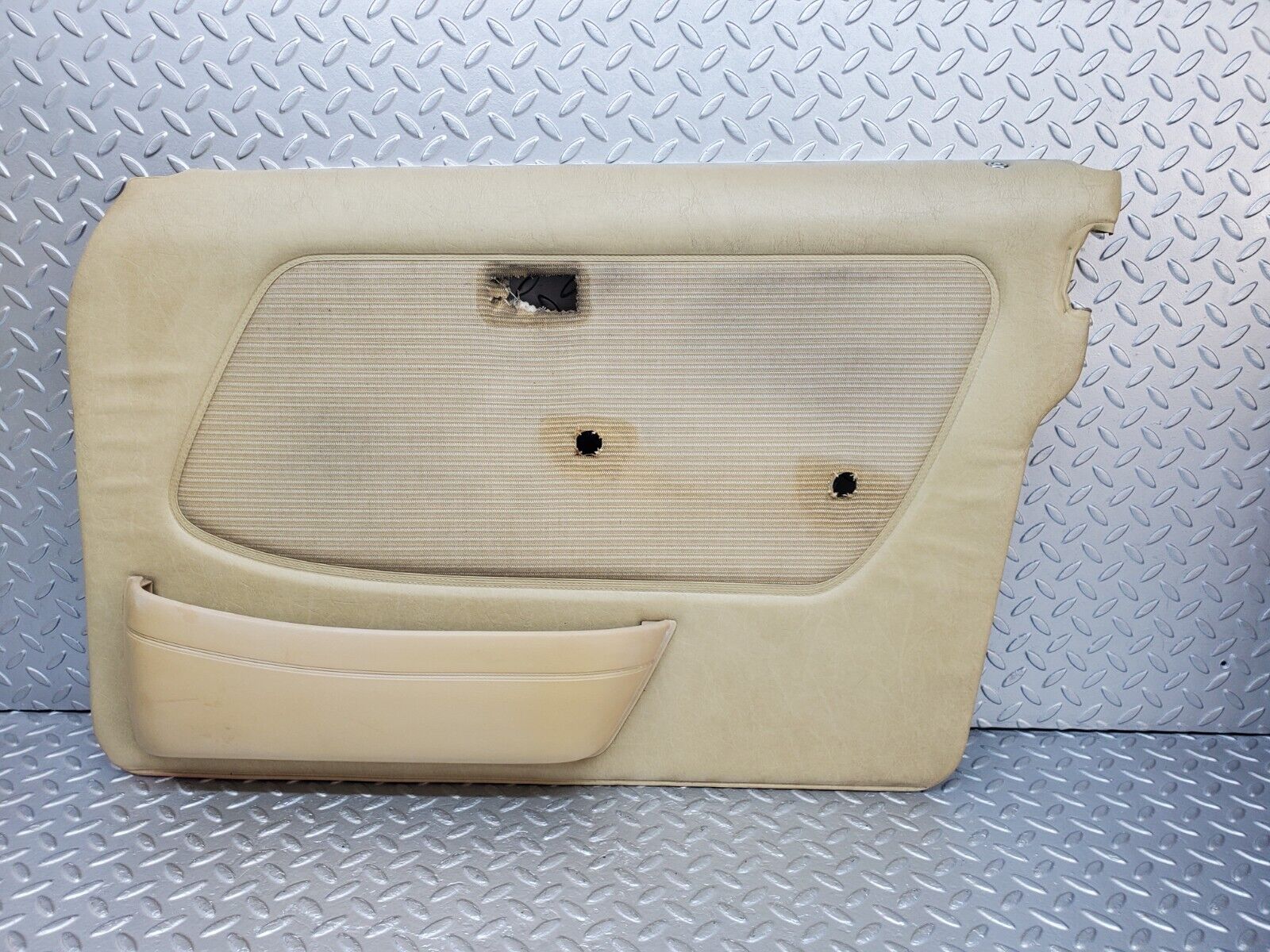 44377 Mercedes-Benz W123 280E Front Right Door Card Beige