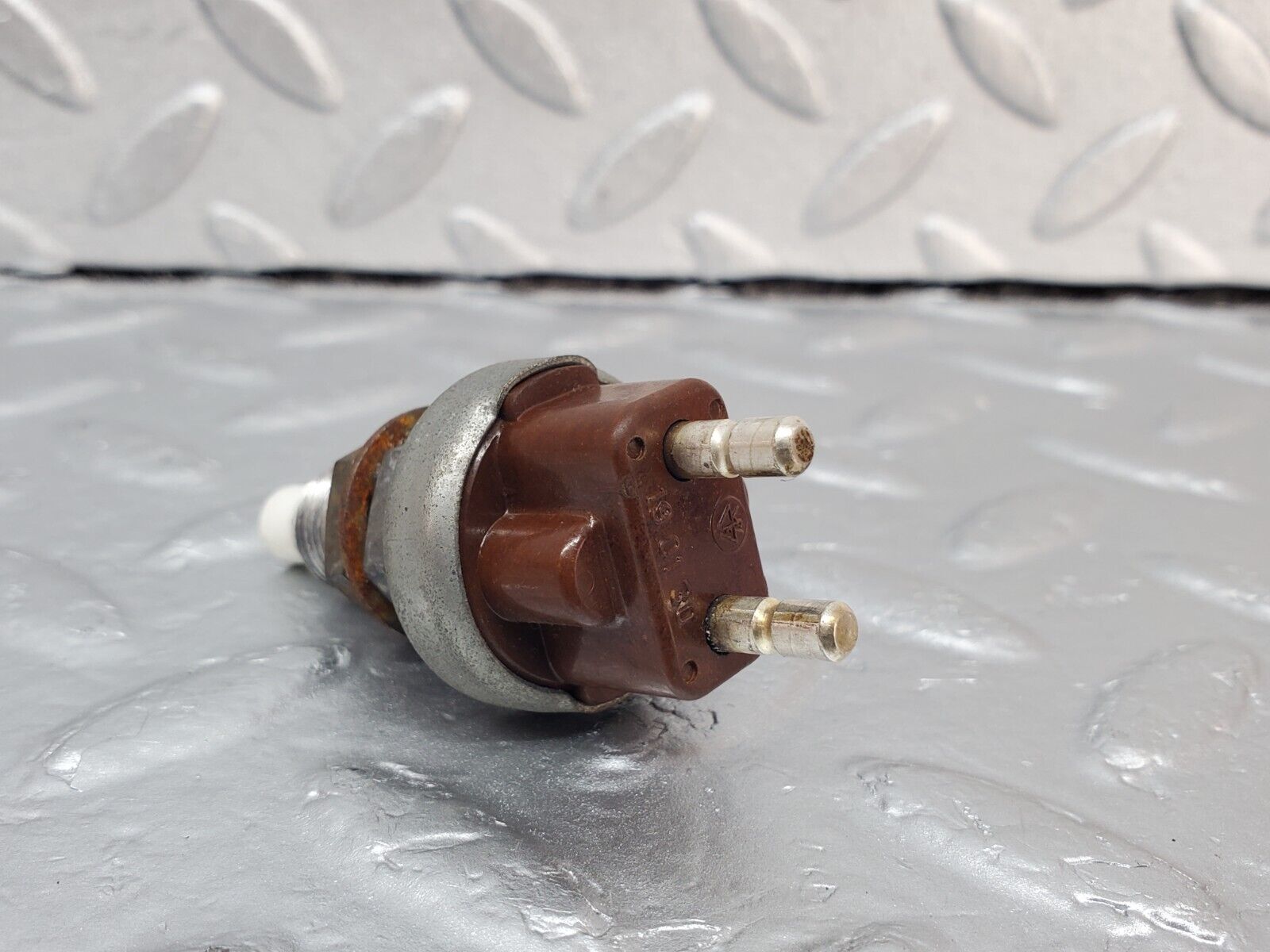 45677 Mercedes-Benz W126 420SE Brake Light Switch 190130