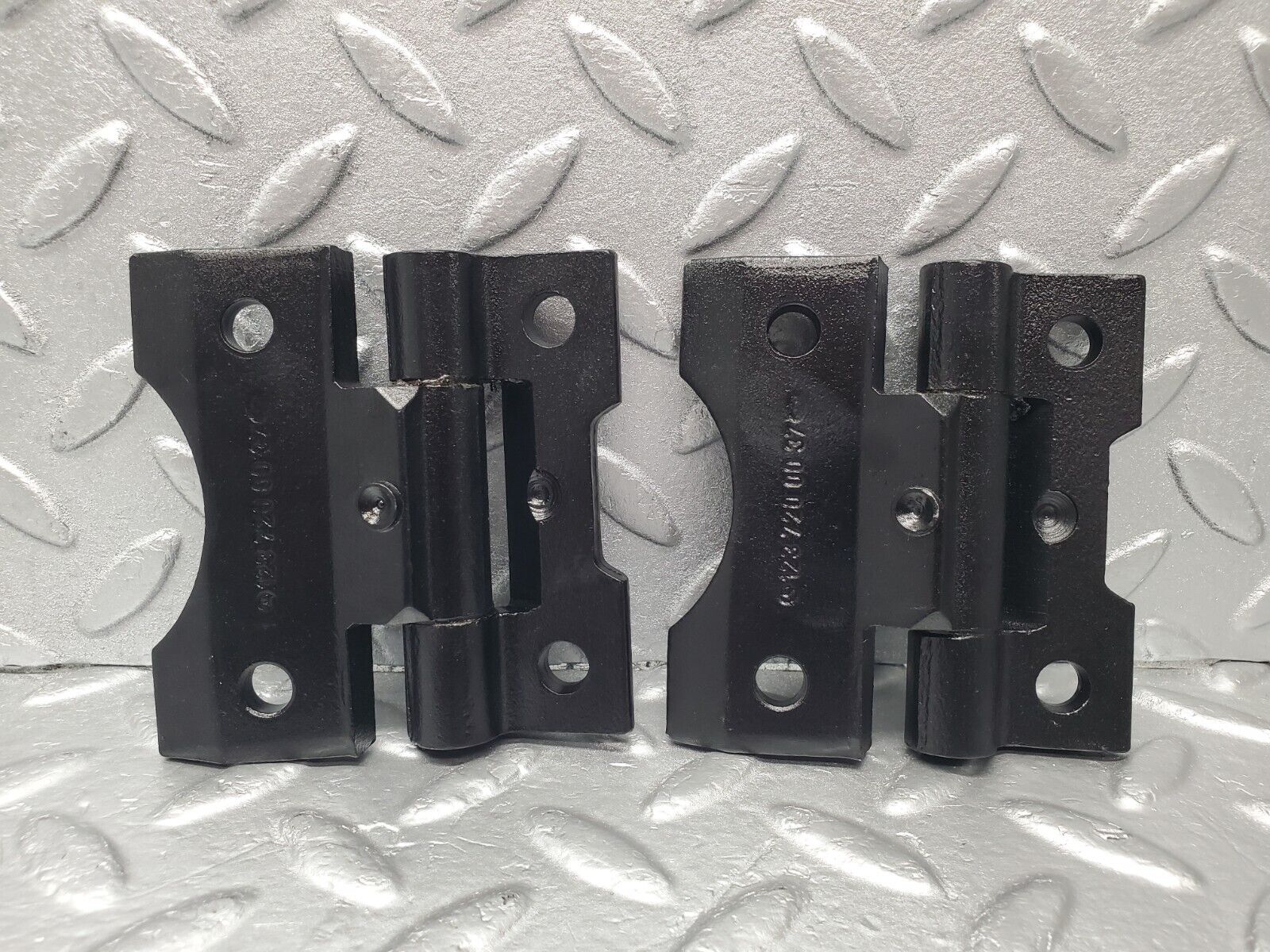 46449 Mercedes-Benz C123 280CE Coupe Door Hinge Pair Left Side 1237200037