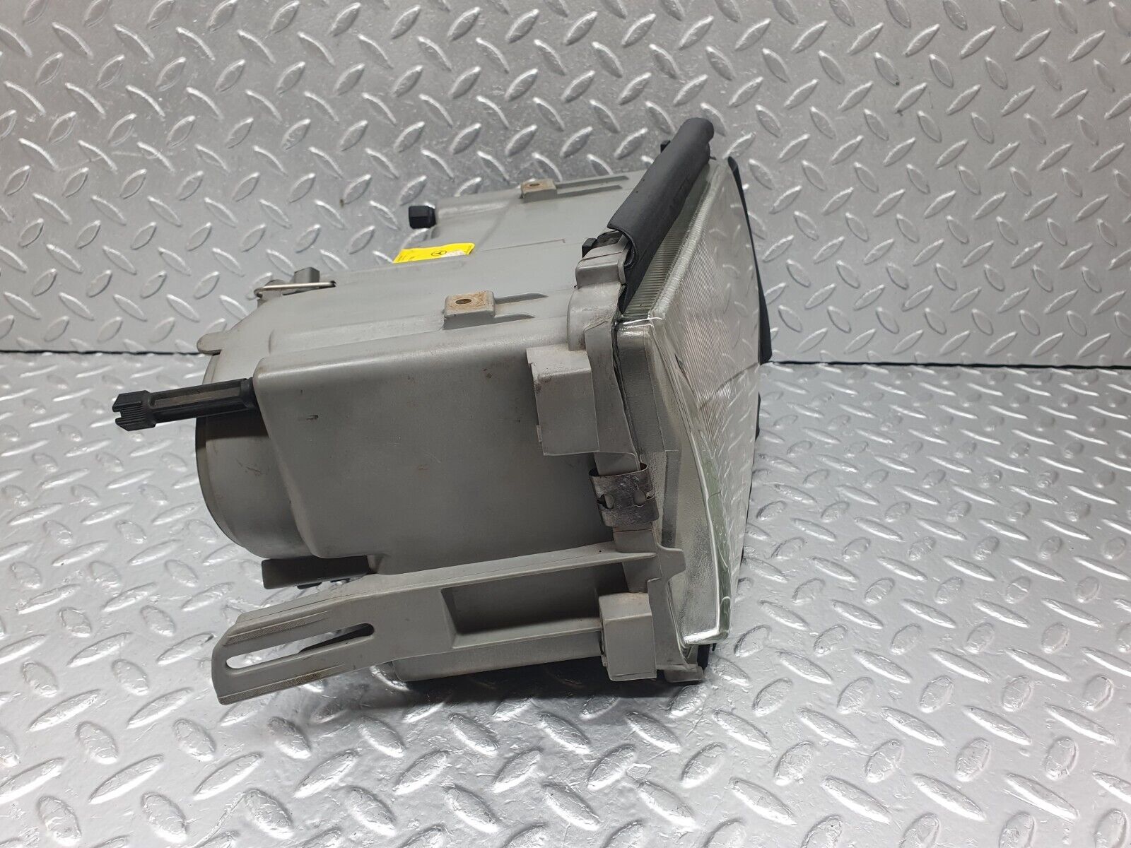 43619 Mercedes-Benz C126 380SEC Coupe Headlight Right Bosch 1268203661 0301065722 1305620484