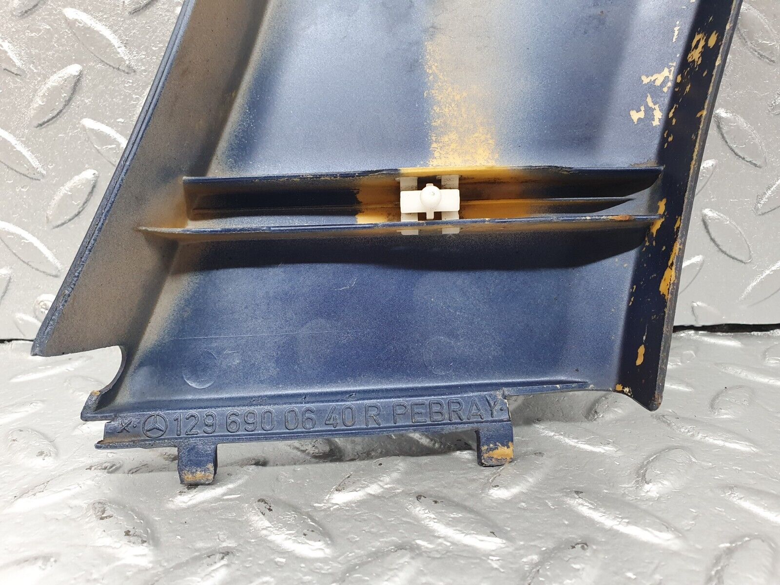 42291 Mercedes-Benz R129 320SL Coupe Rear Right Lower Moulding Trim 1296900640