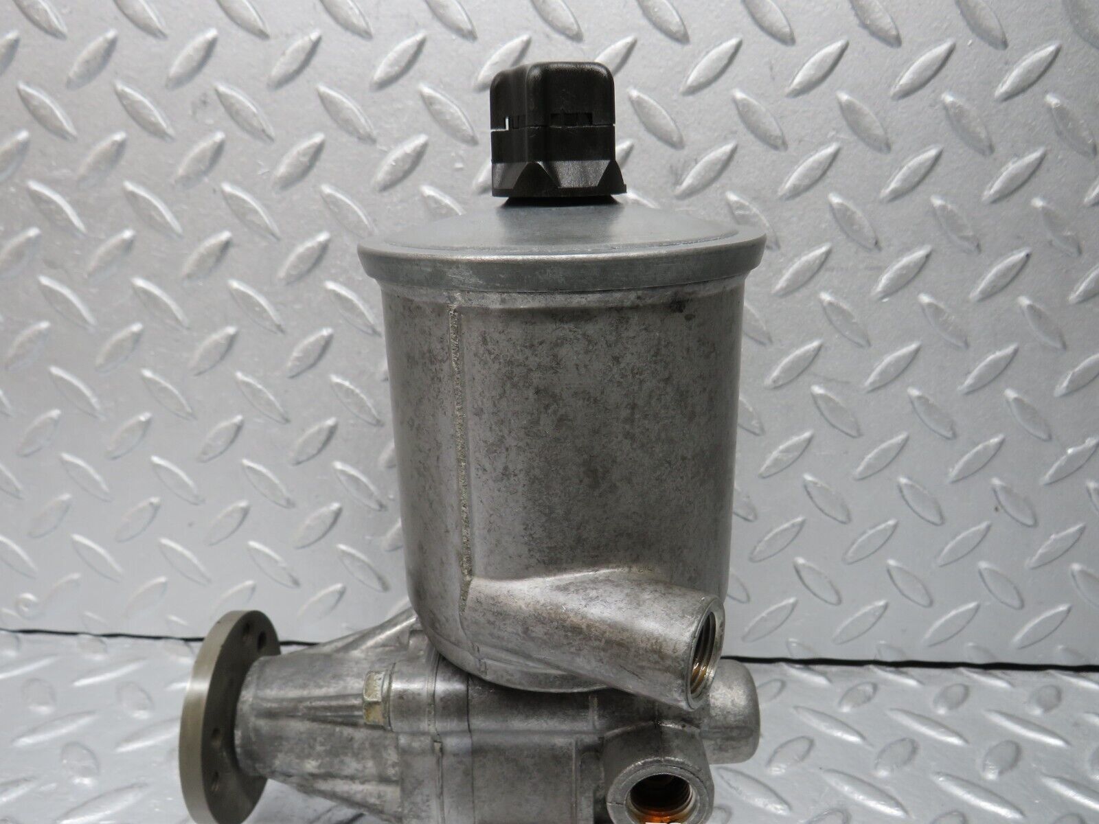 38050 Mercedes-Benz A124 320E Power Steering Pump LUK 2104660401 VT6702105744