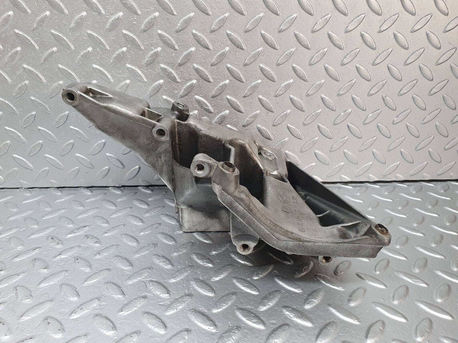 41943 Mercedes-Benz W202 C200 AC Compressor Support Bracket 1112361330