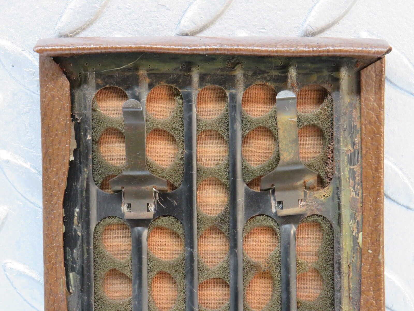 39816 Mercedes-Benz R107 350SL Dashboard Speaker Cover Brown Left Side