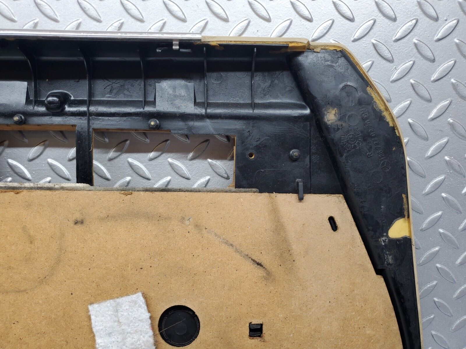 45718 Mercedes-Benz W126 420SE Front Right Door Card Beige 1267270270