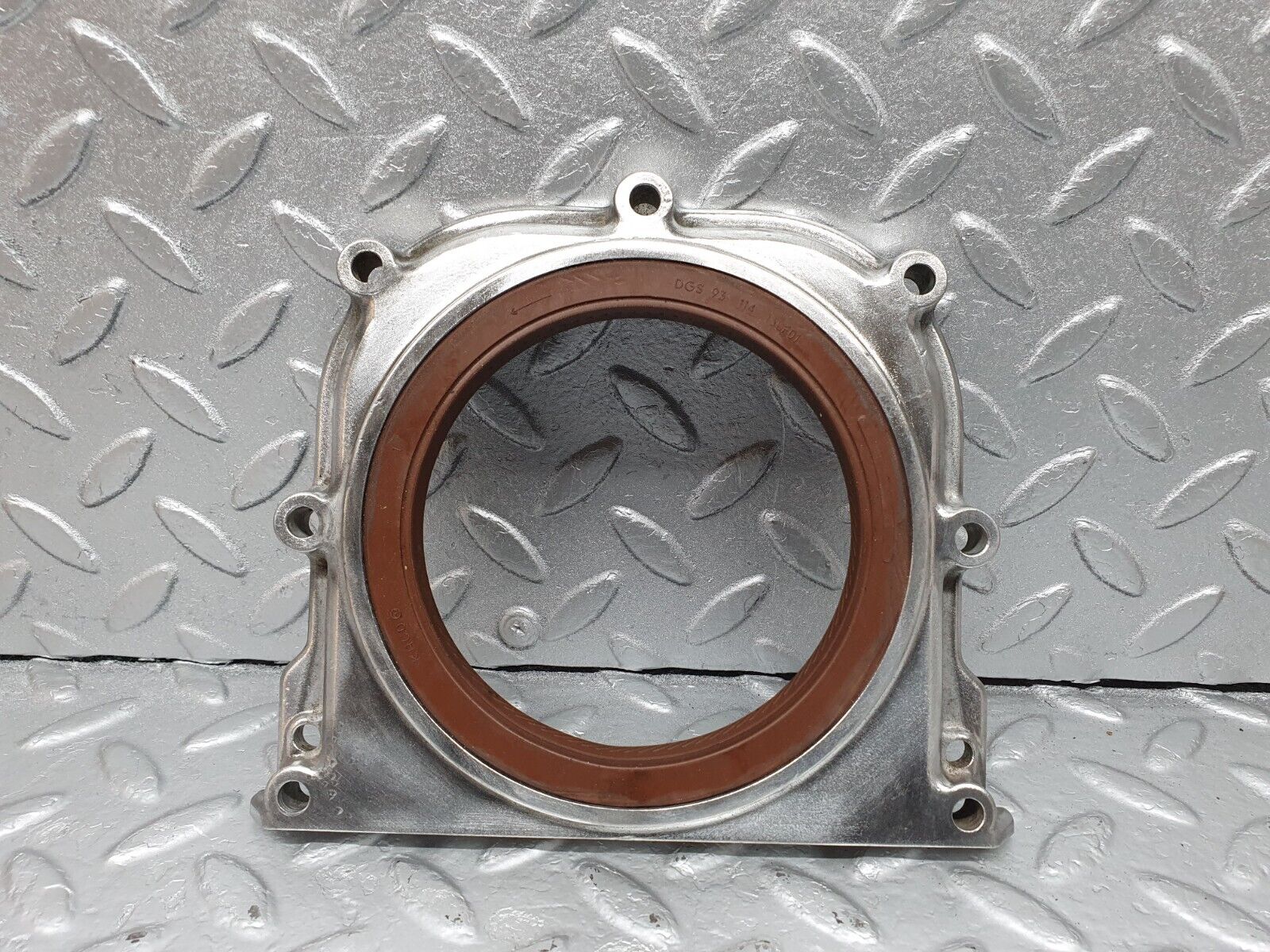 43063 Mercedes-Benz W123 Crankshaft Rear Sealing Cover 1020110508