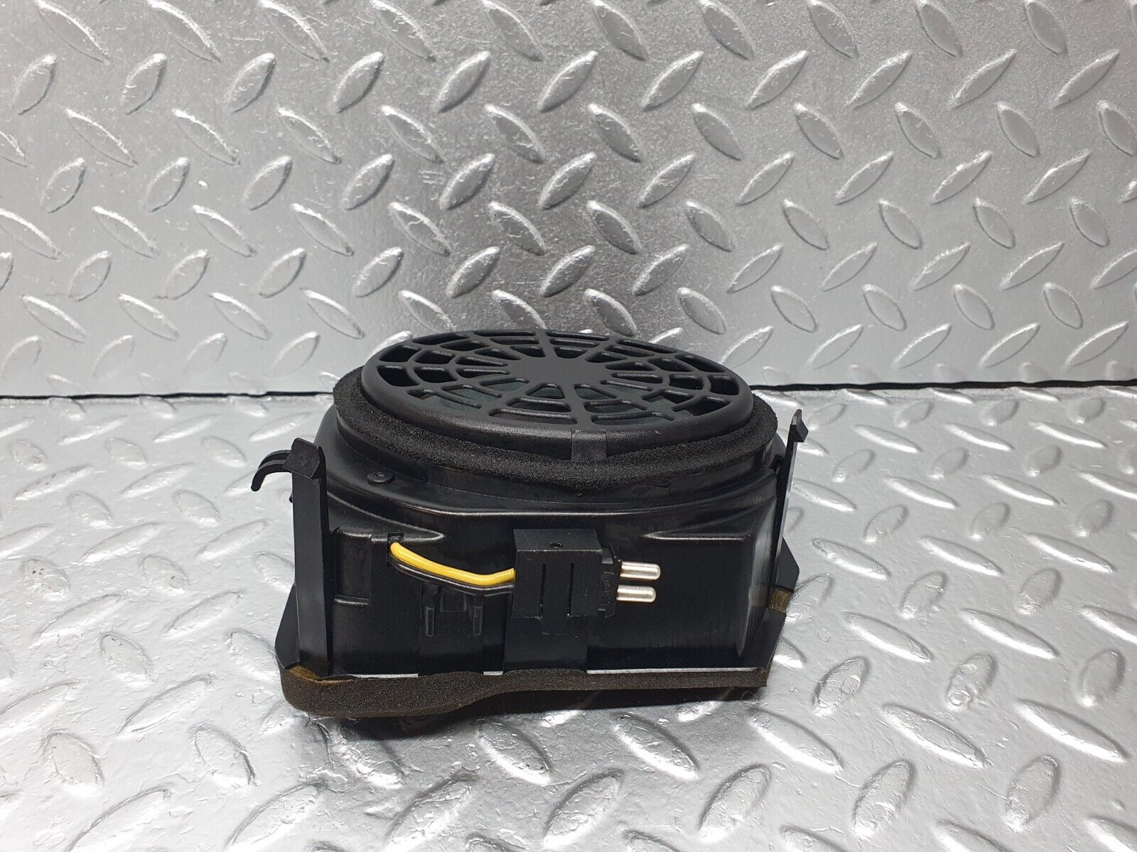 41789 Mercedes-Benz W202 C200 Front Door Loudspeaker Left 2028206902