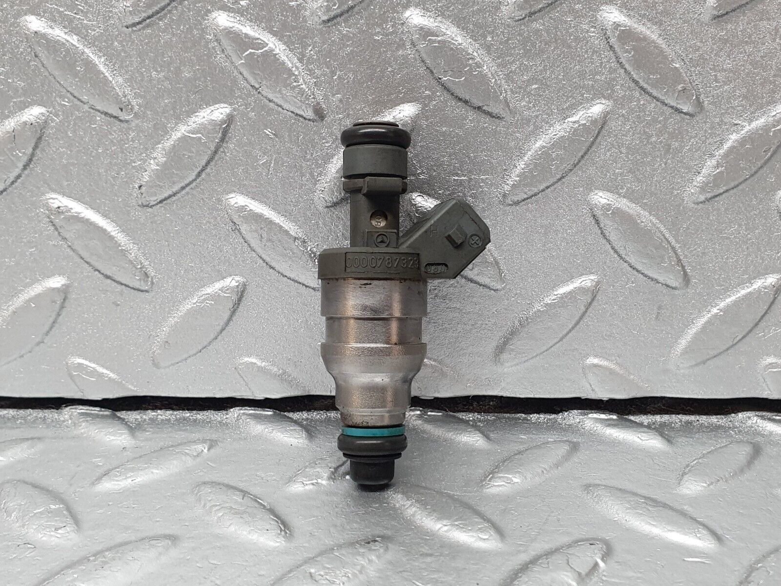 42371 Mercedes-Benz R129 320SL Coupe Fuel Injector Bosch 0000787323 0280155209