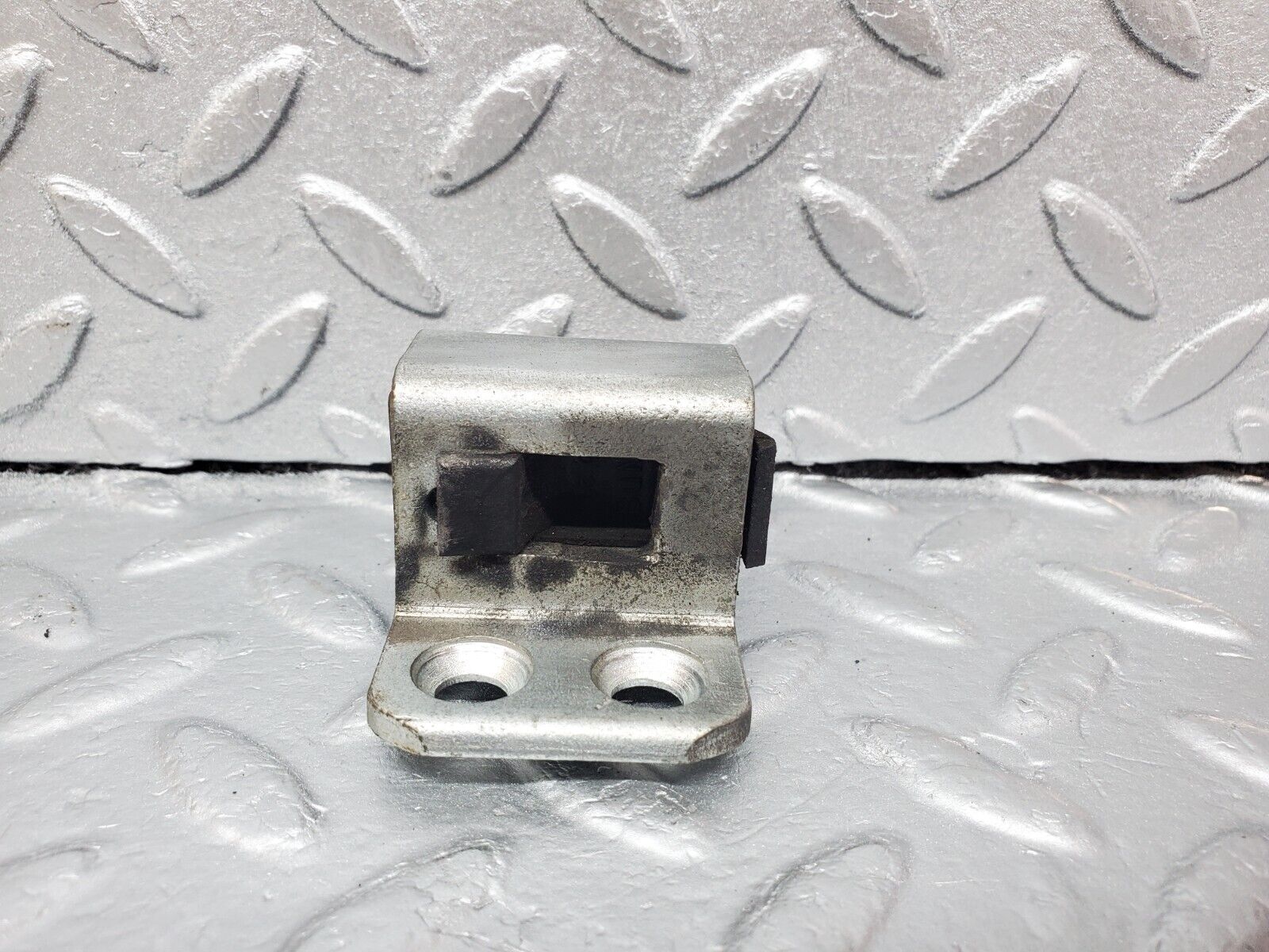 45634 Mercedes-Benz W126 420SE Left Door Lock Latch