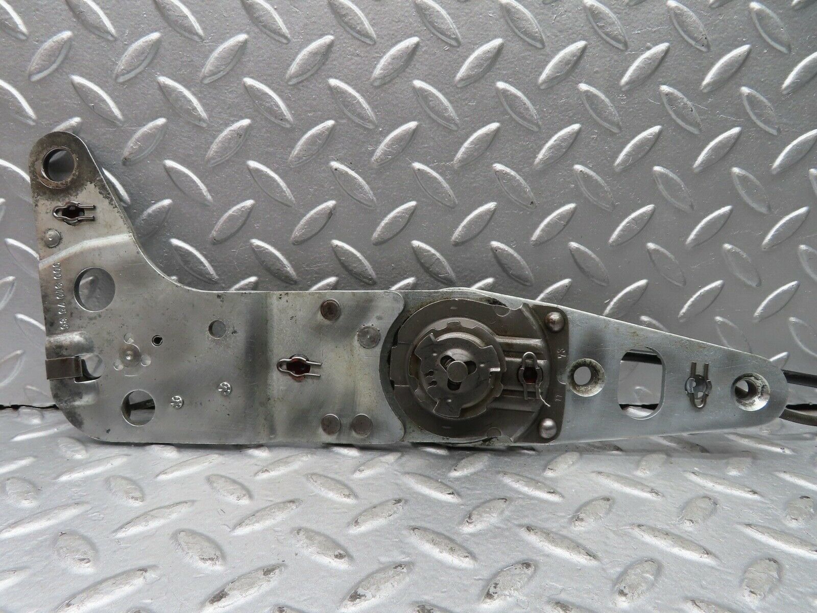 20553 Mercedes-Benz R107 450SL Front Right Seat Hinge 0009107585