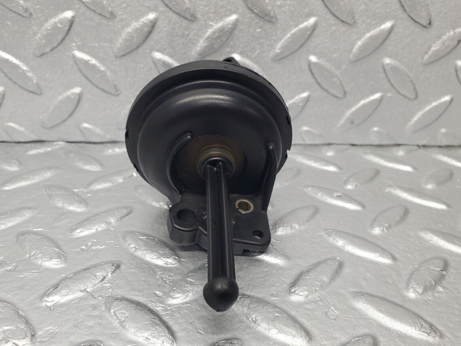 46933 Mercedes-Benz R129 320SL Coupe Vacuum Valve 1121410069