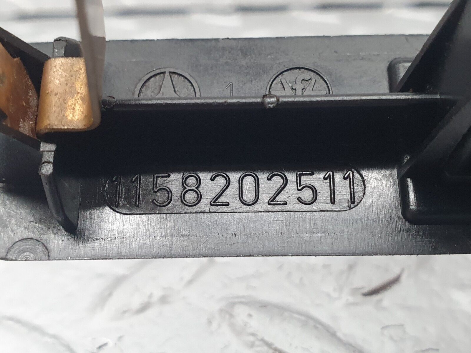 43547 Mercedes-Benz C126 380SEC Coupe Trunk Boot Light Switch 1158202511 0008213252