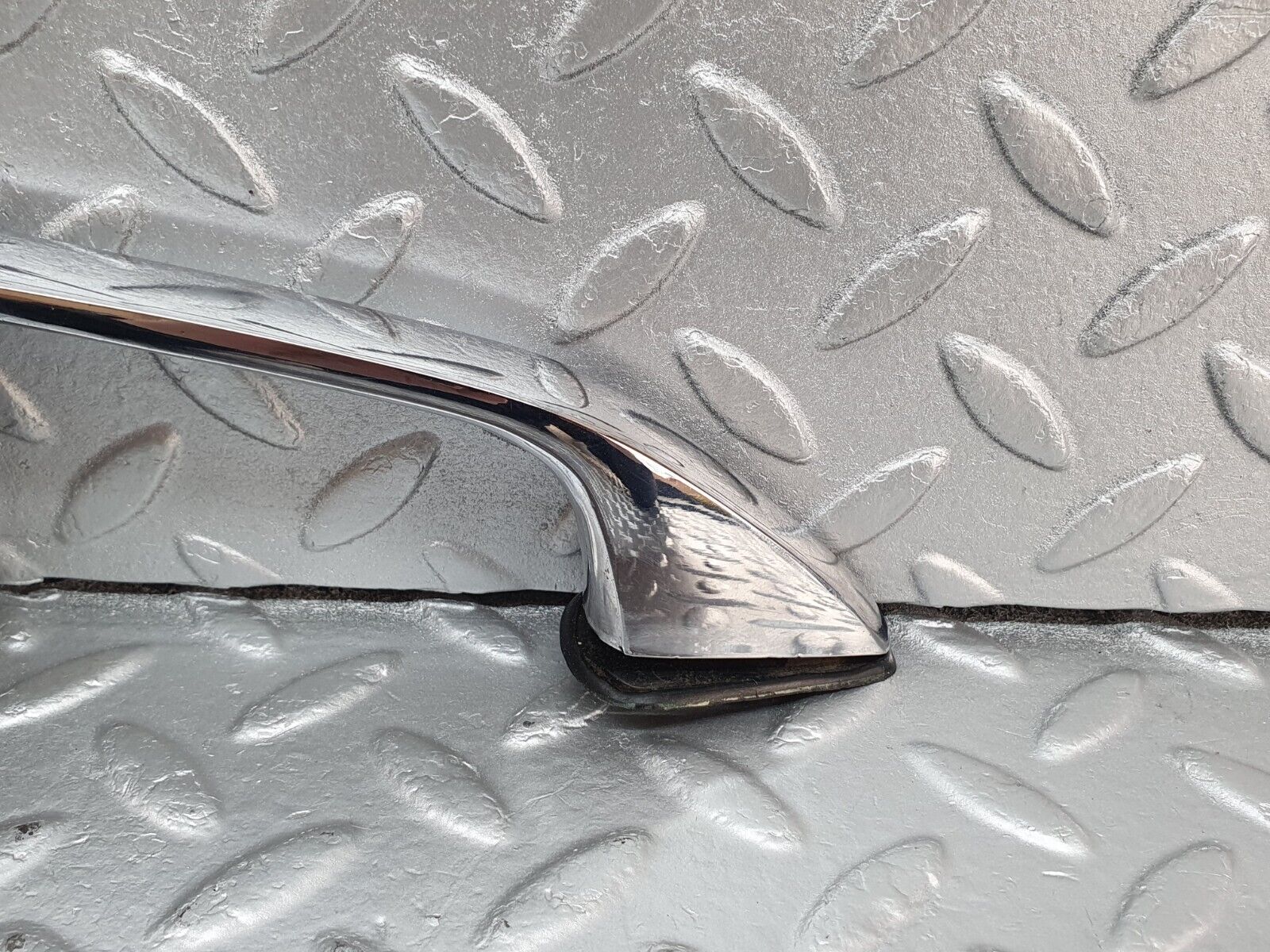 43159 Mercedes-Benz W108 280SE Front Right Door Exterior Handle No Key 1087661005 1087661205 1087661401