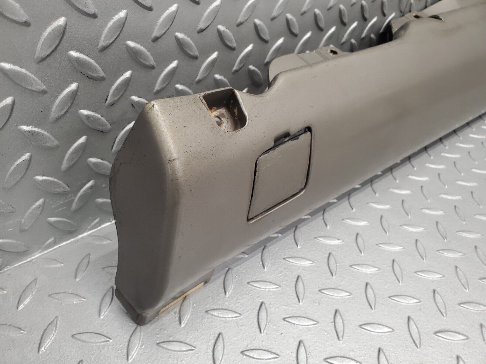 46116 Mercedes-Benz W126 420SE Side Skirt Left 1266904940 1266980130 1266980330