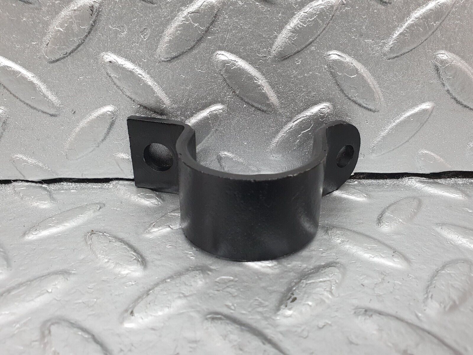 42120 Mercedes-Benz W202 C200 Anti Roll Bar Holder Bracket Front Right