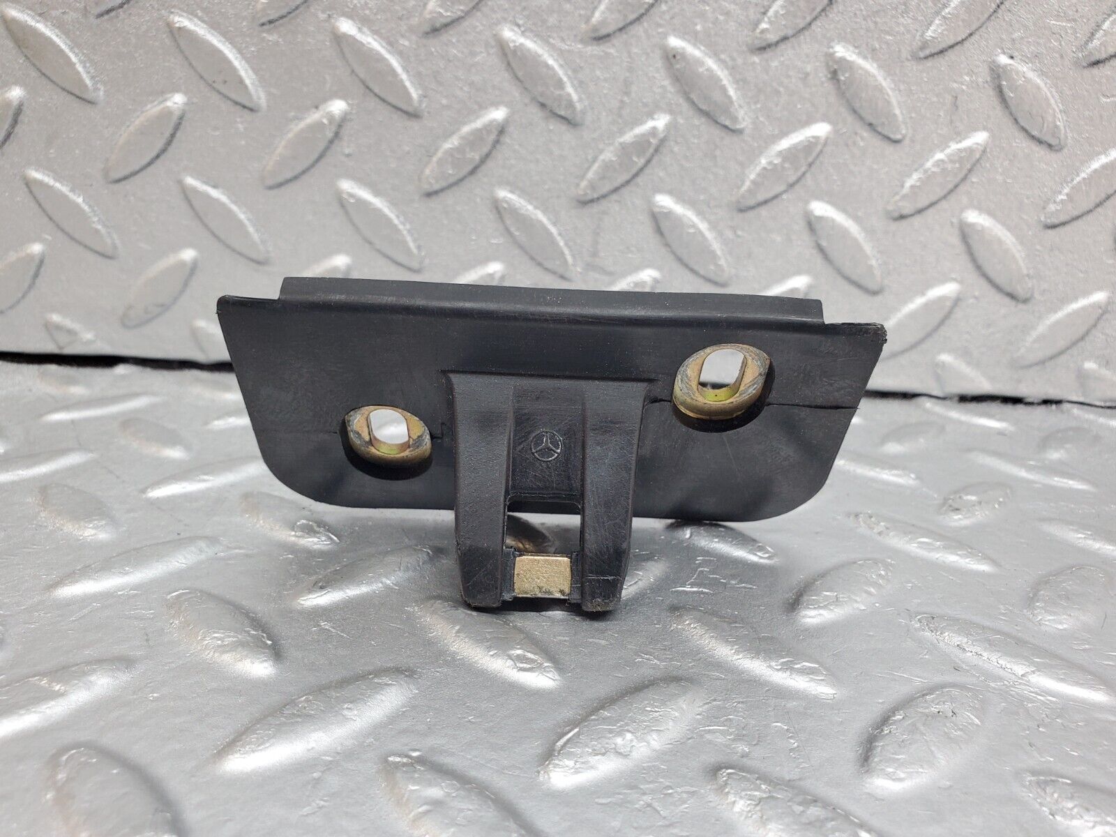 44759 Mercedes-Benz W124 220E Trunk Lock Latch