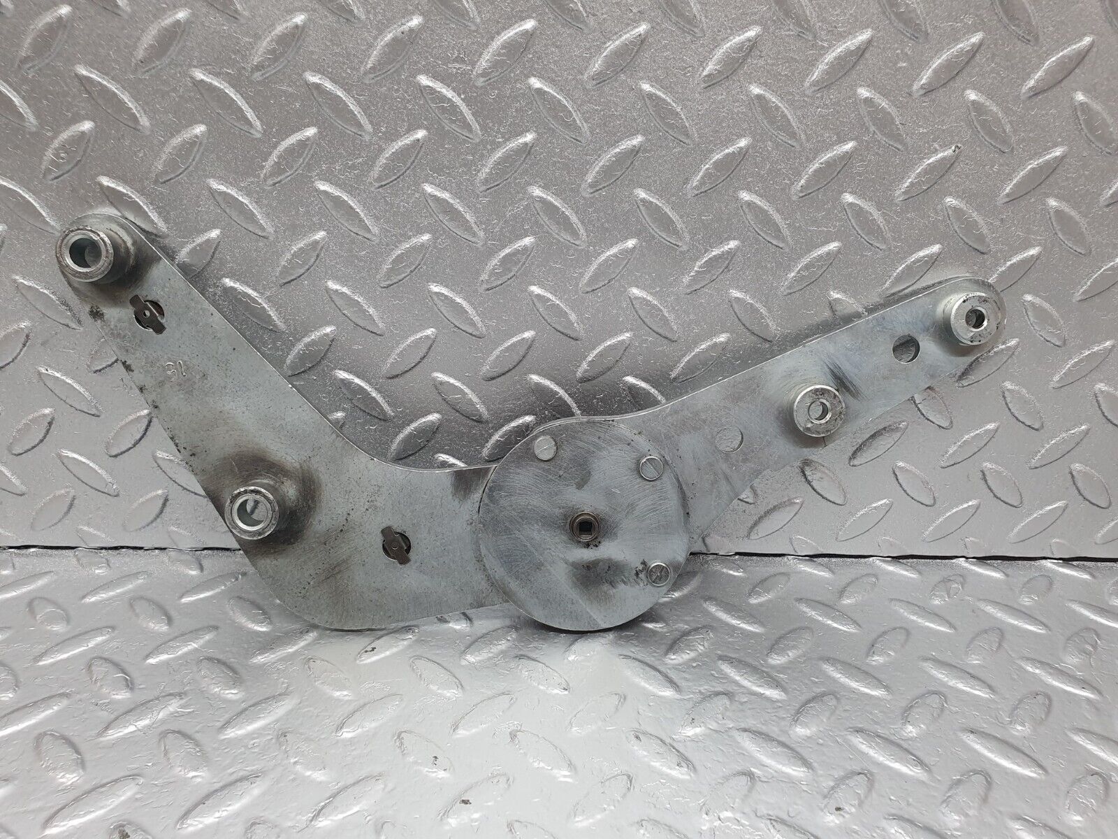 43332 Mercedes-Benz W108 280SE Front Left Seat Hinge Pair With Rod 0009106385 0009106886