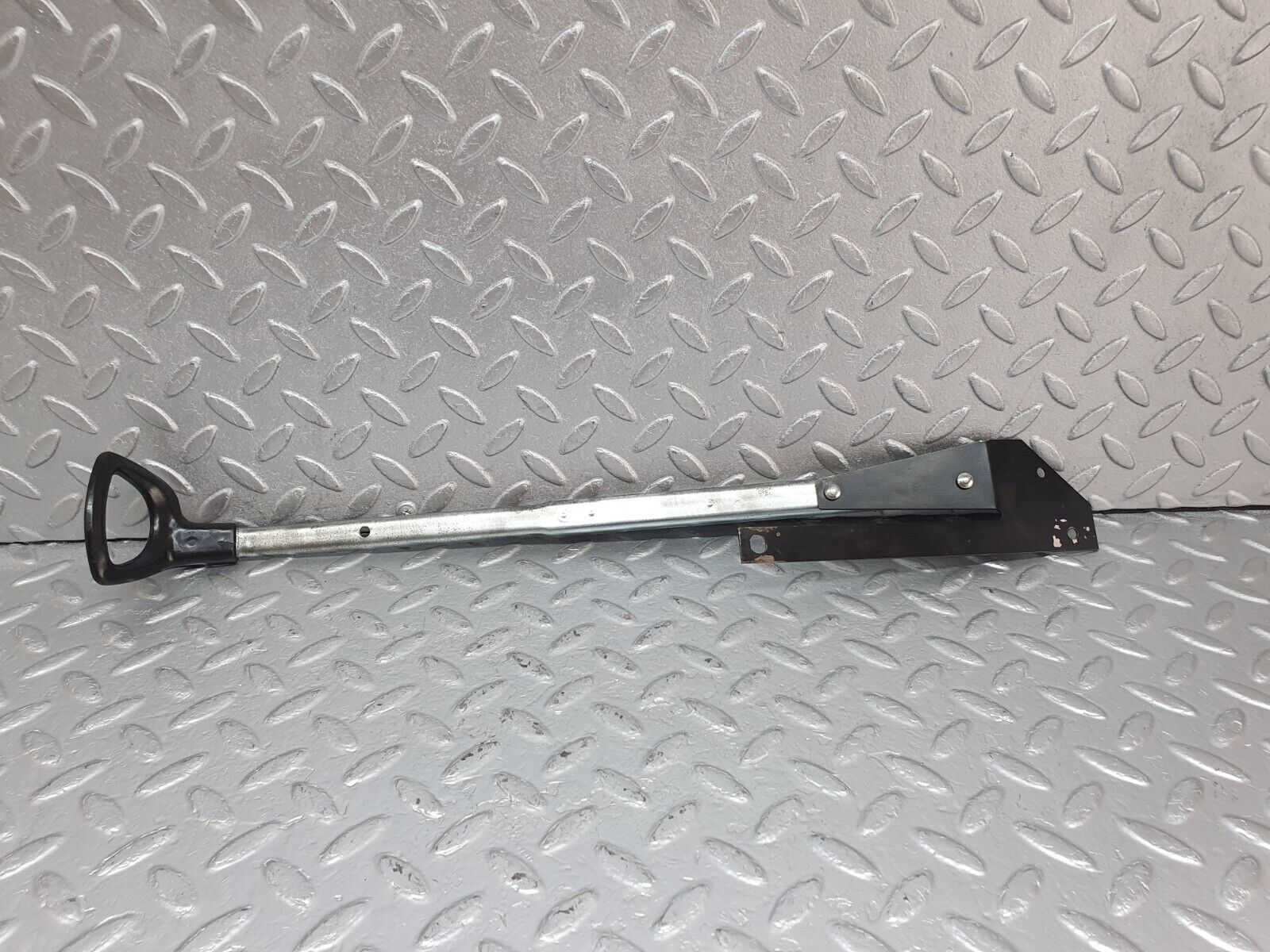 44041 Mercedes-Benz C123 230CE Coupe Front Right Seat Sliding Adjust Handle