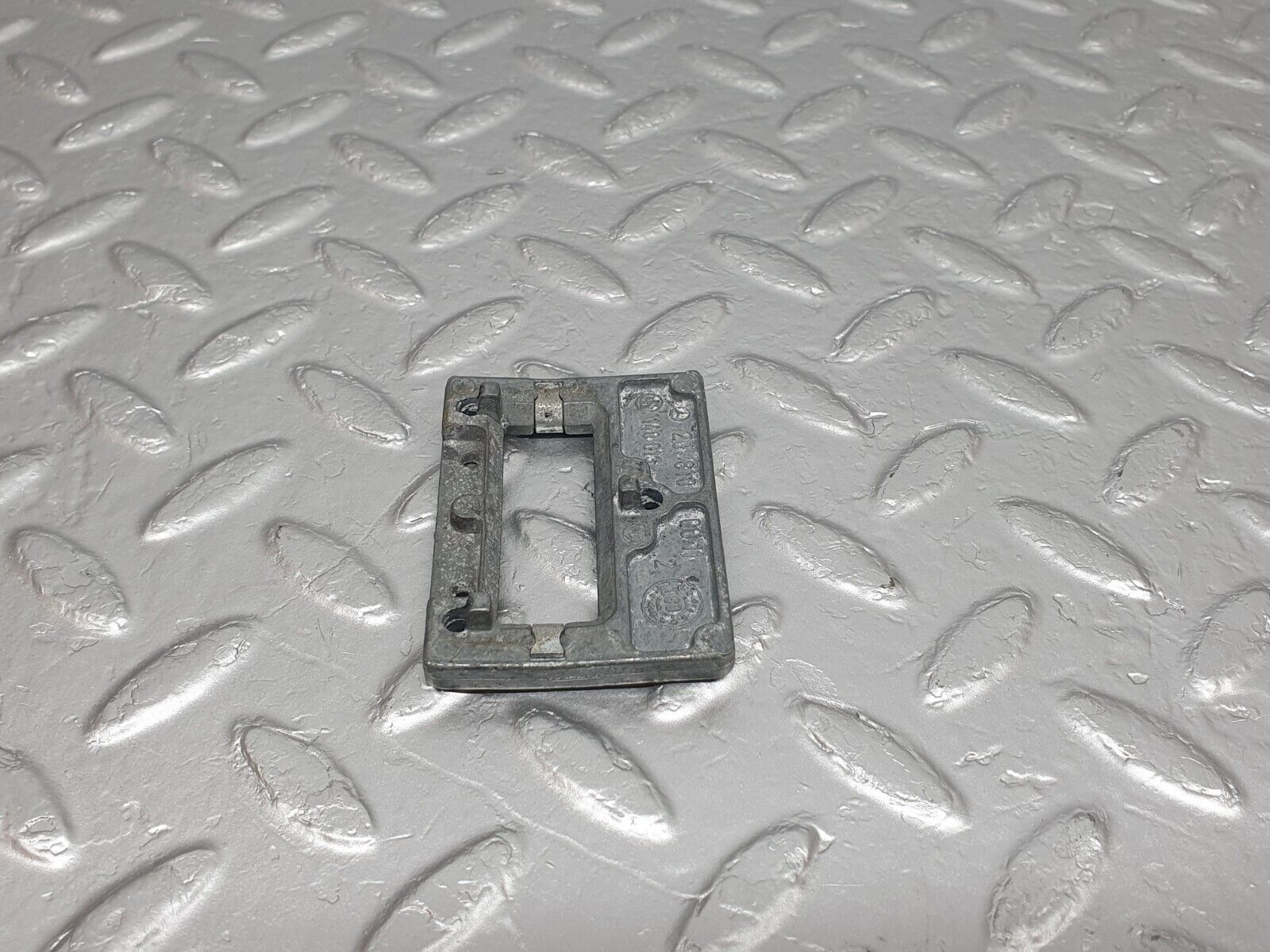 42904 Mercedes-Benz W201 190 2.0L Rear View Mirror Bracket 2018100011