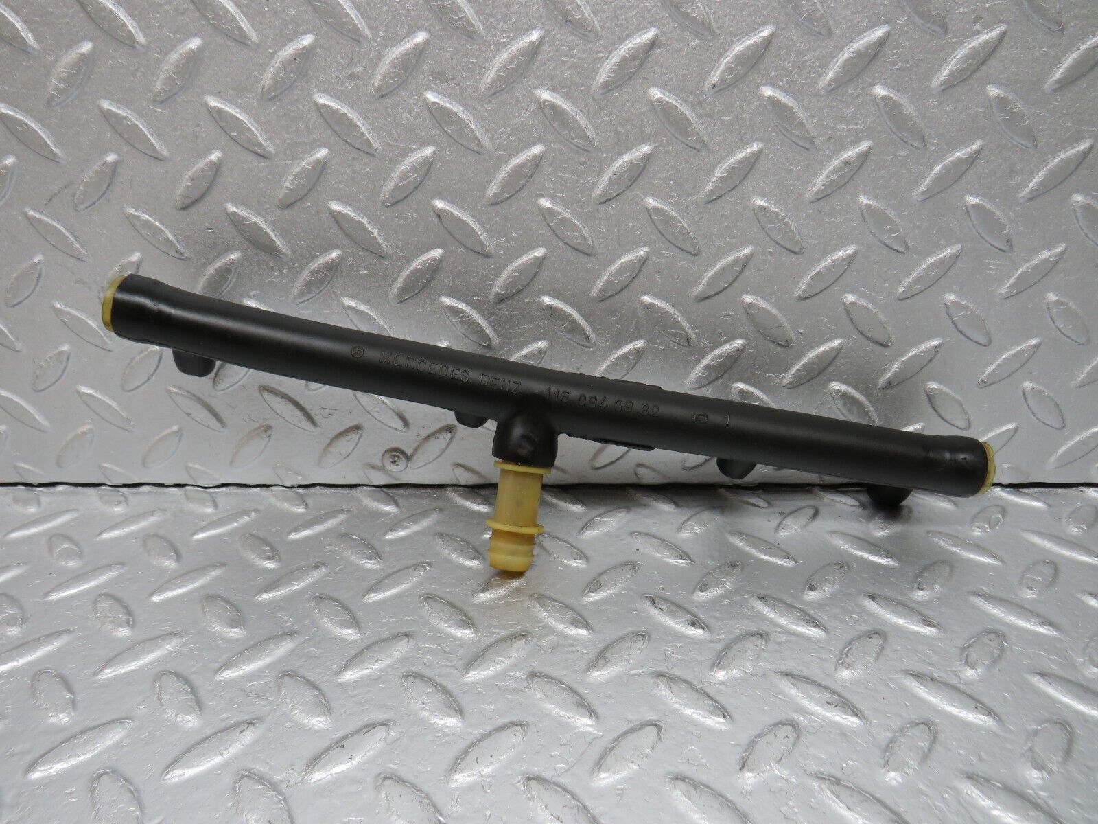 39161 Mercedes-Benz R107 500SL Air Intake Breather Hose Pipe 1160940982