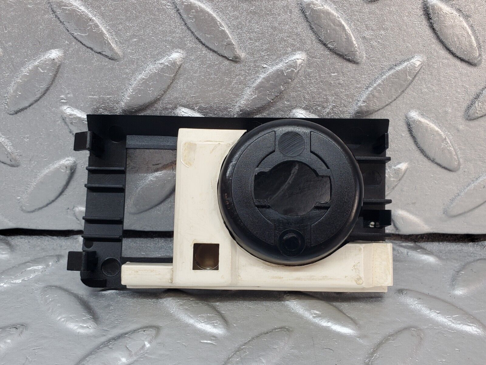 45599 Mercedes-Benz W126 420SE Headlight Switch Surround Cover Trim