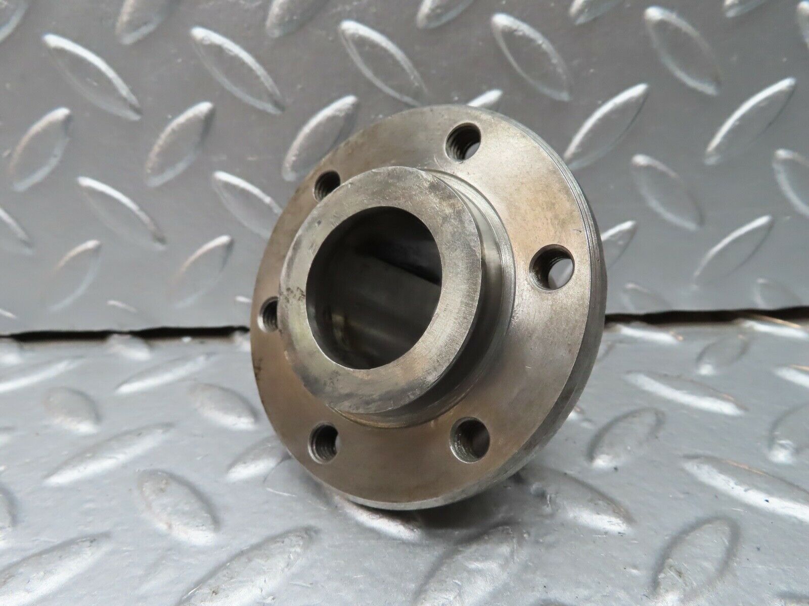 20672 Mercedes-Benz R107 450SL Crankshaft Sleeve Hub