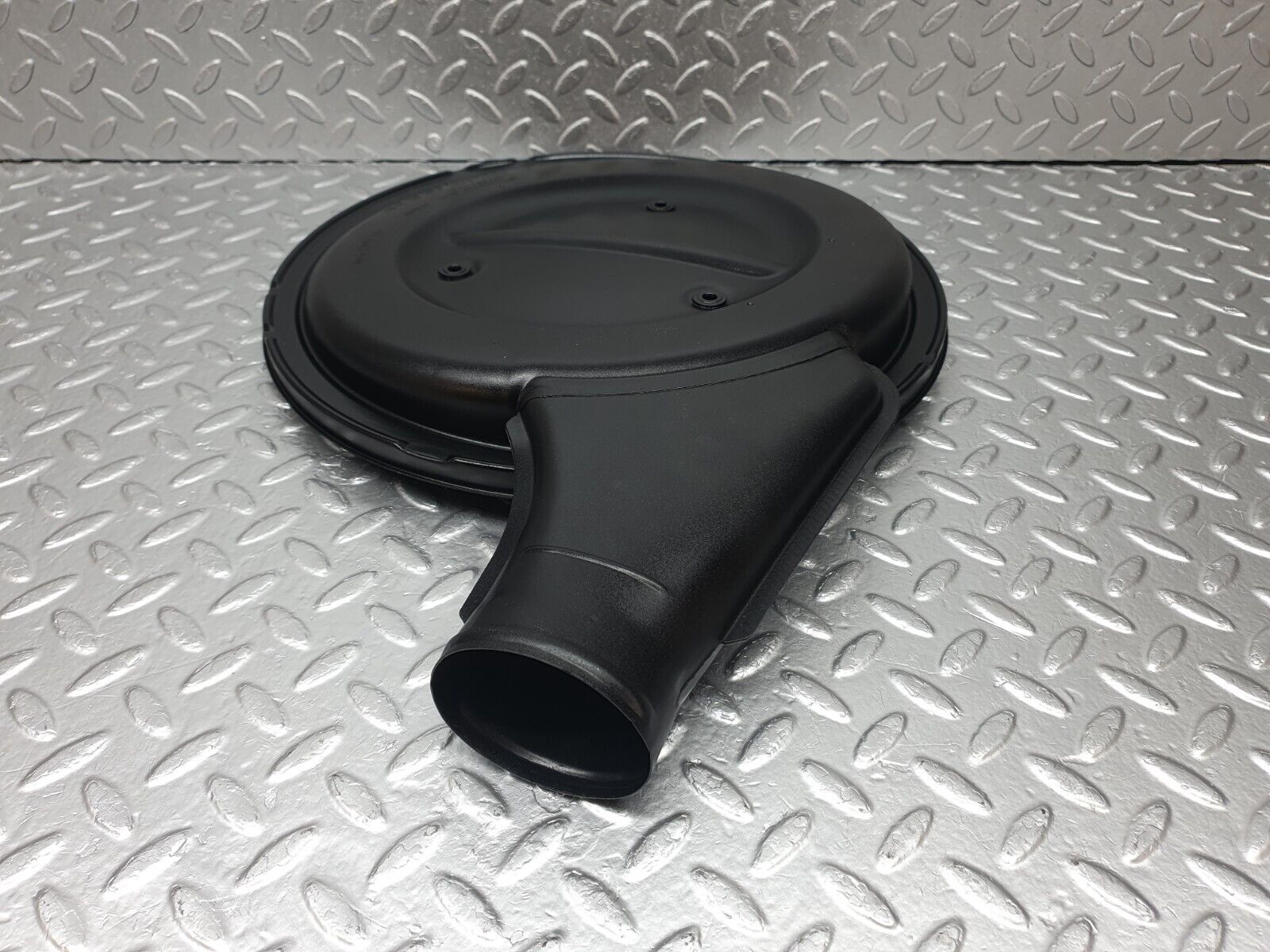 42818 Mercedes-Benz W201 190 2.0L Air Filter Box Housing Cap 0120942402