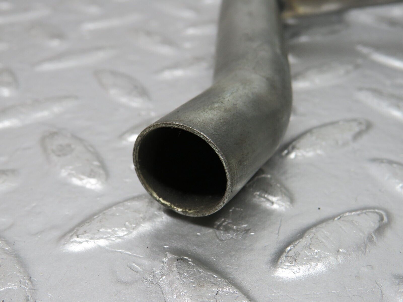 32978 Mercedes-Benz C107 R107 350 V8 Air Intake Manifold Hose Pipe