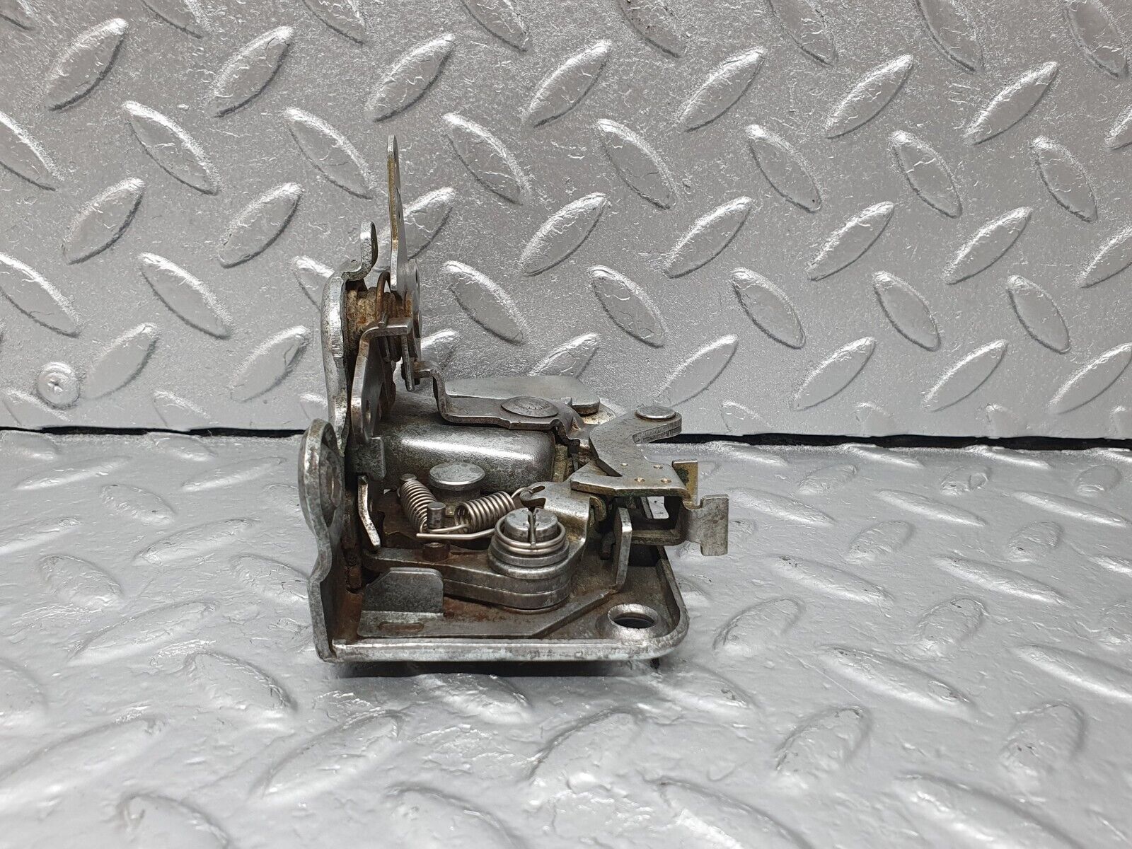 43129 Mercedes-Benz W108 280SE Rear Left Door Lock Mechanism