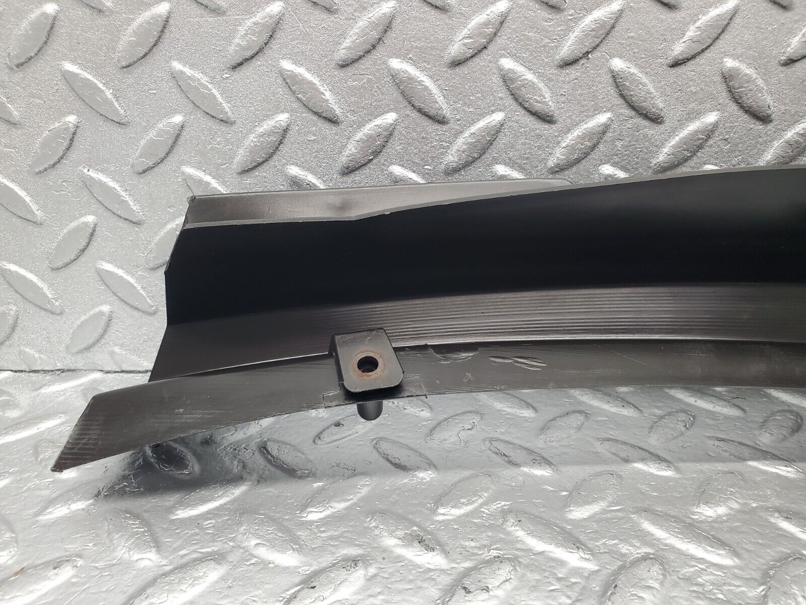 46892 Mercedes-Benz R129 320SL Coupe Windscreen Drain Channel Left Side 1298310536