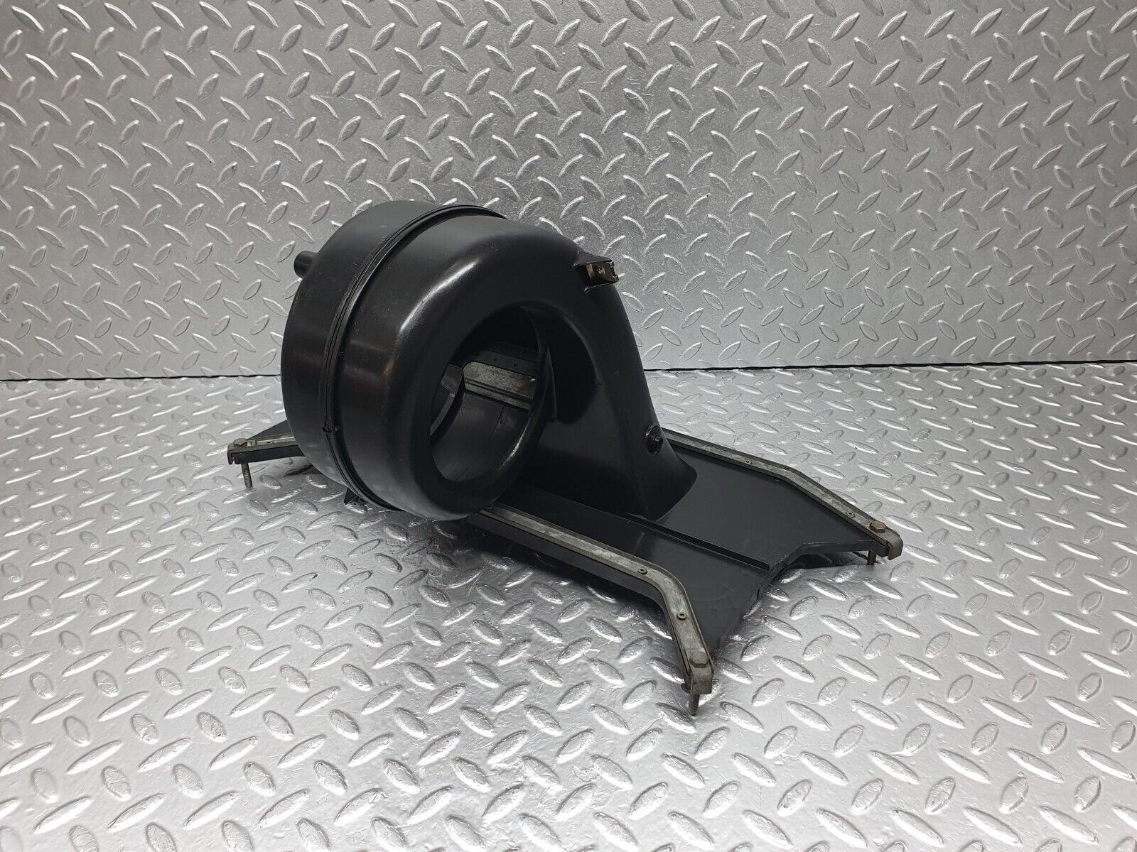 42657 Mercedes-Benz W201 190 2.0L Heater Blower Housing