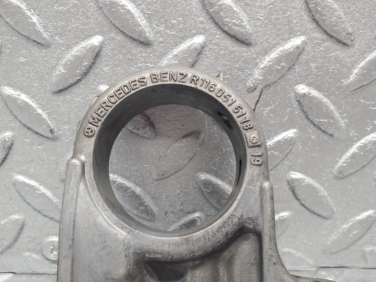 46264 Mercedes-Benz W126 420SE Camshaft Tower Bearing 1160515118