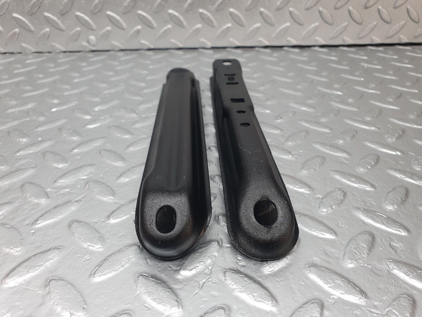 42831 Mercedes-Benz W201 190 2.0L Air Intake Manifold Bracket