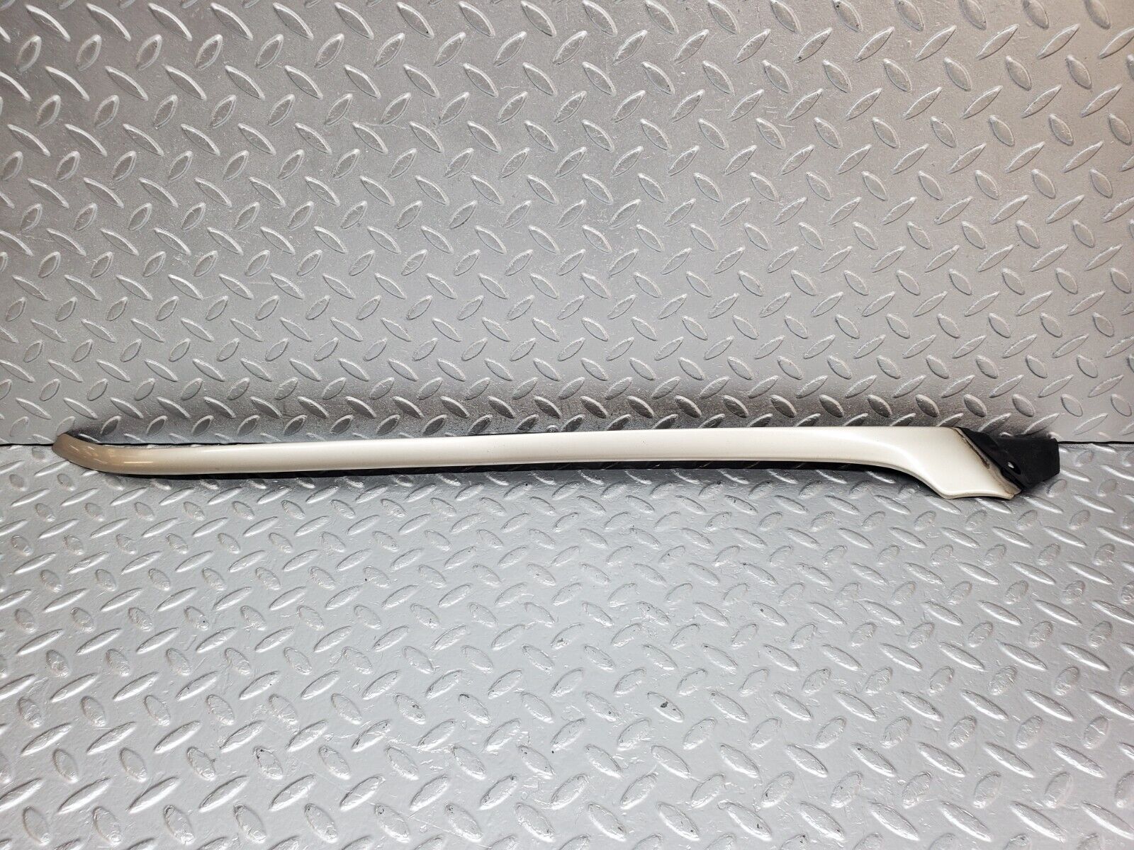 45807 Mercedes-Benz W126 420SE A Pillar Exterior Trim Left Side 1266981598