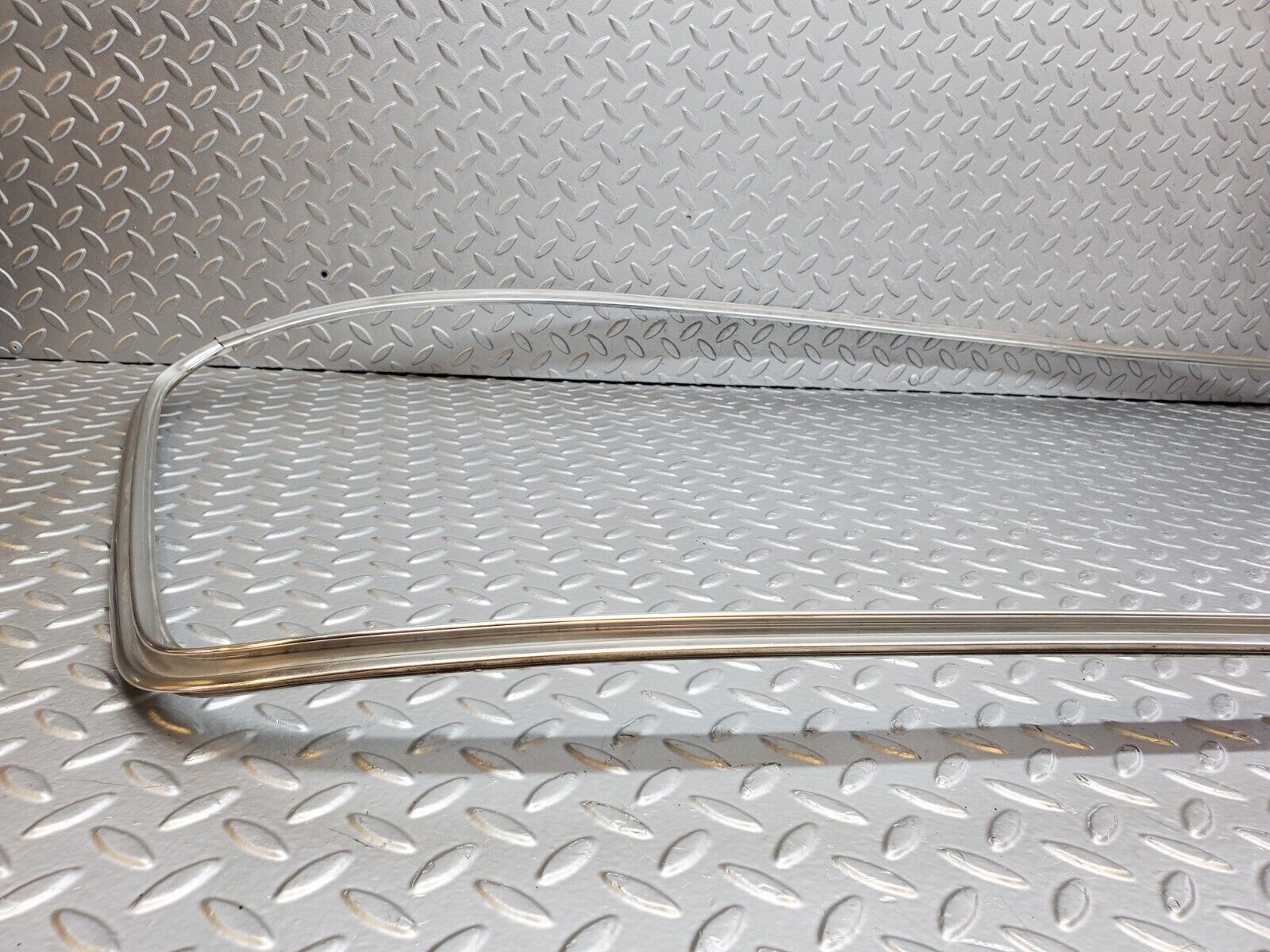 44410 Mercedes-Benz W123 280E Rear Windscreen Chrome Frame