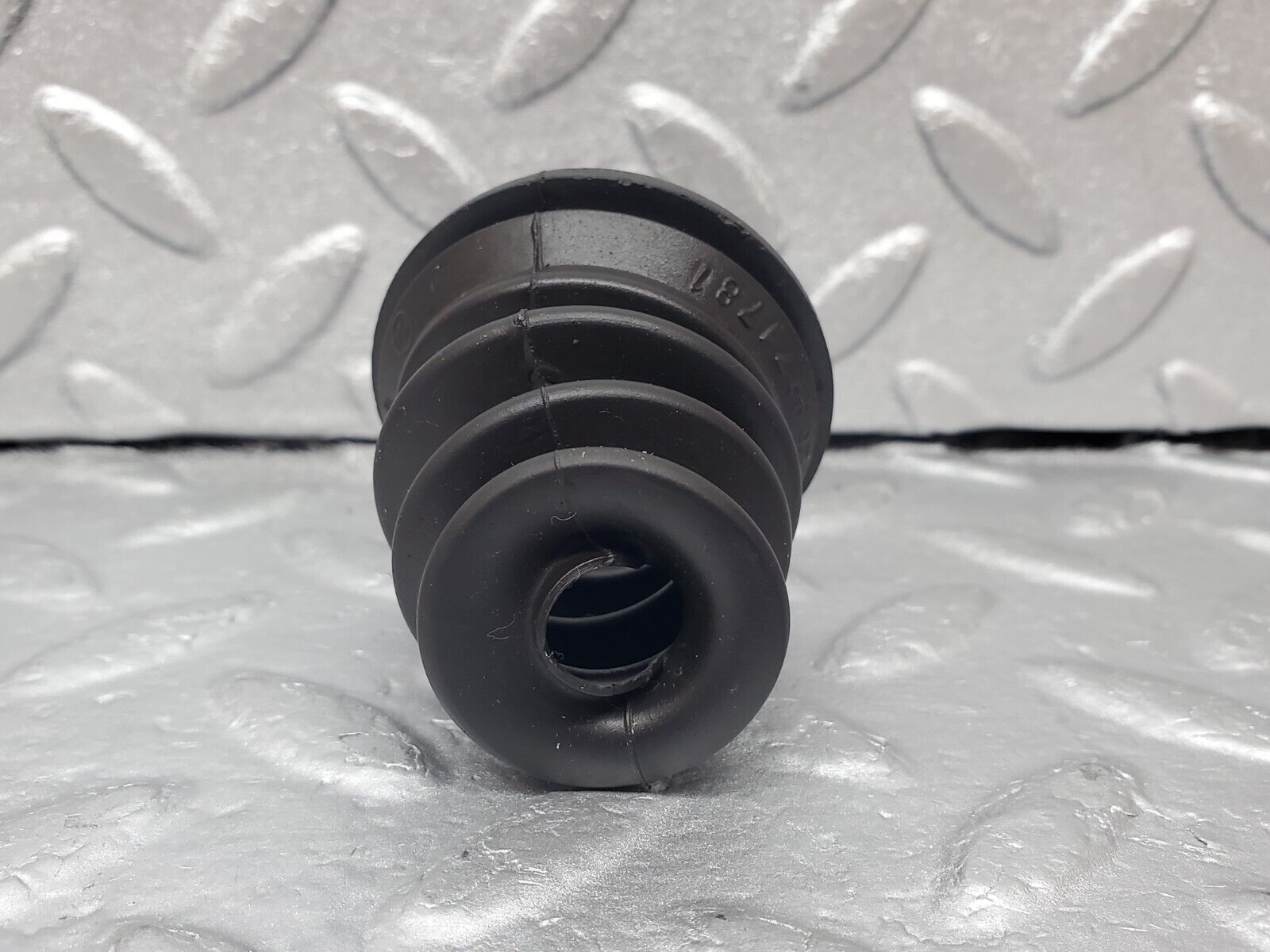 45851 Mercedes-Benz W126 420SE Brake Servo Vacuum Pipe Rubber Cover 1269971781