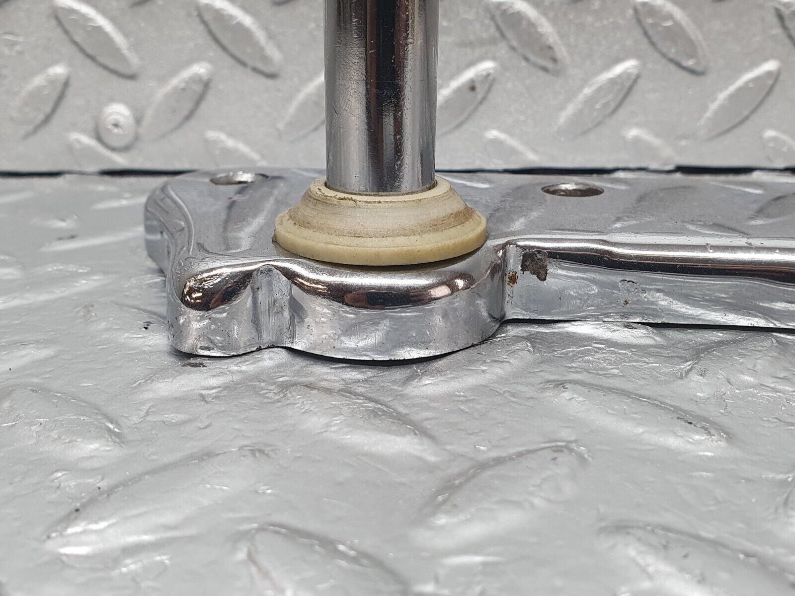 43329 Mercedes-Benz W108 280SE Front Right Seat Chrome