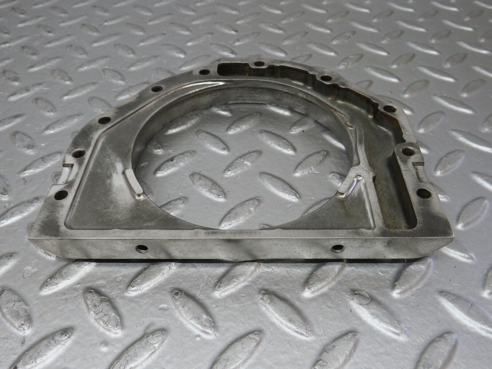 32853 Mercedes-Benz C107 R107 350 V8 Crankshaft Rear Sealing Cover 1160110608