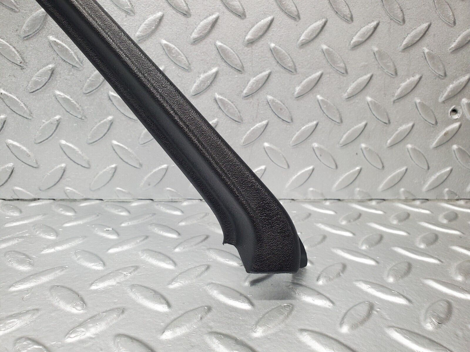 46252 Mercedes-Benz W124 280E Rear Right Door Window Frame Trim 1247350271