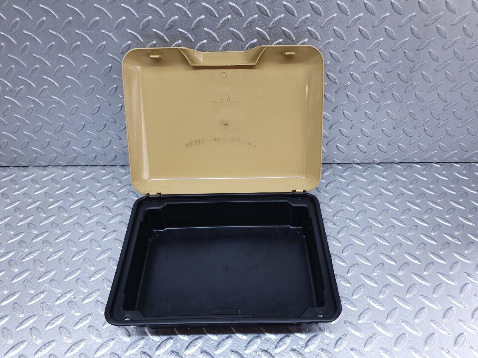 44140 Mercedes-Benz C123 230CE Coupe First Aid Box 1238650353